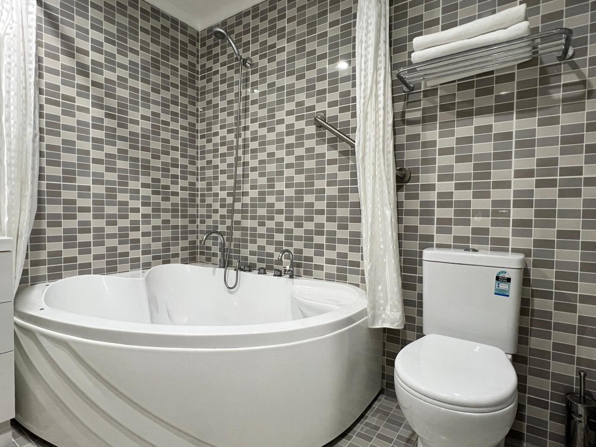 The Phoenix Artesian Spa Resort And Accommodation Moree Exterior foto